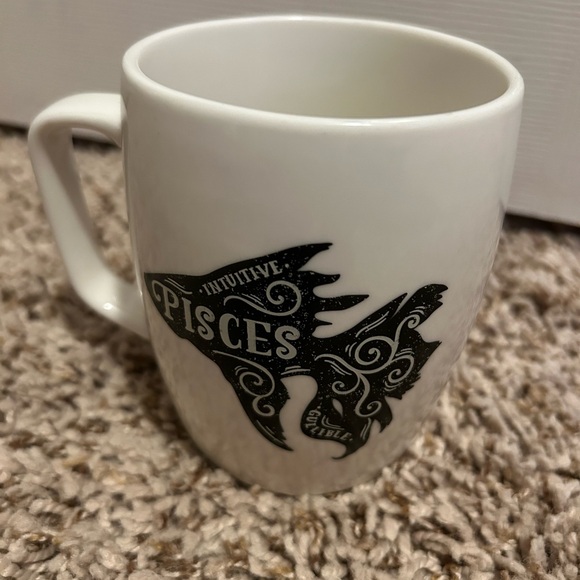 “Pisces” Zodiac Cup by Threshold- Excellent Condition - Picture 2 of 5